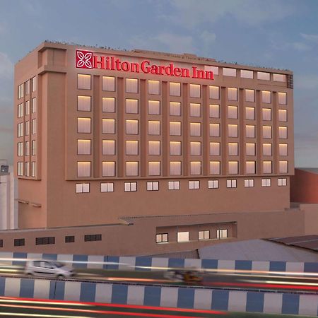 Hilton Garden Inn Surat City Centre Екстер'єр фото